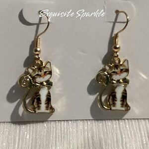 😸Adorable GoldTone Acrylic Tabby Cat Hook Drop Dangle Earrings